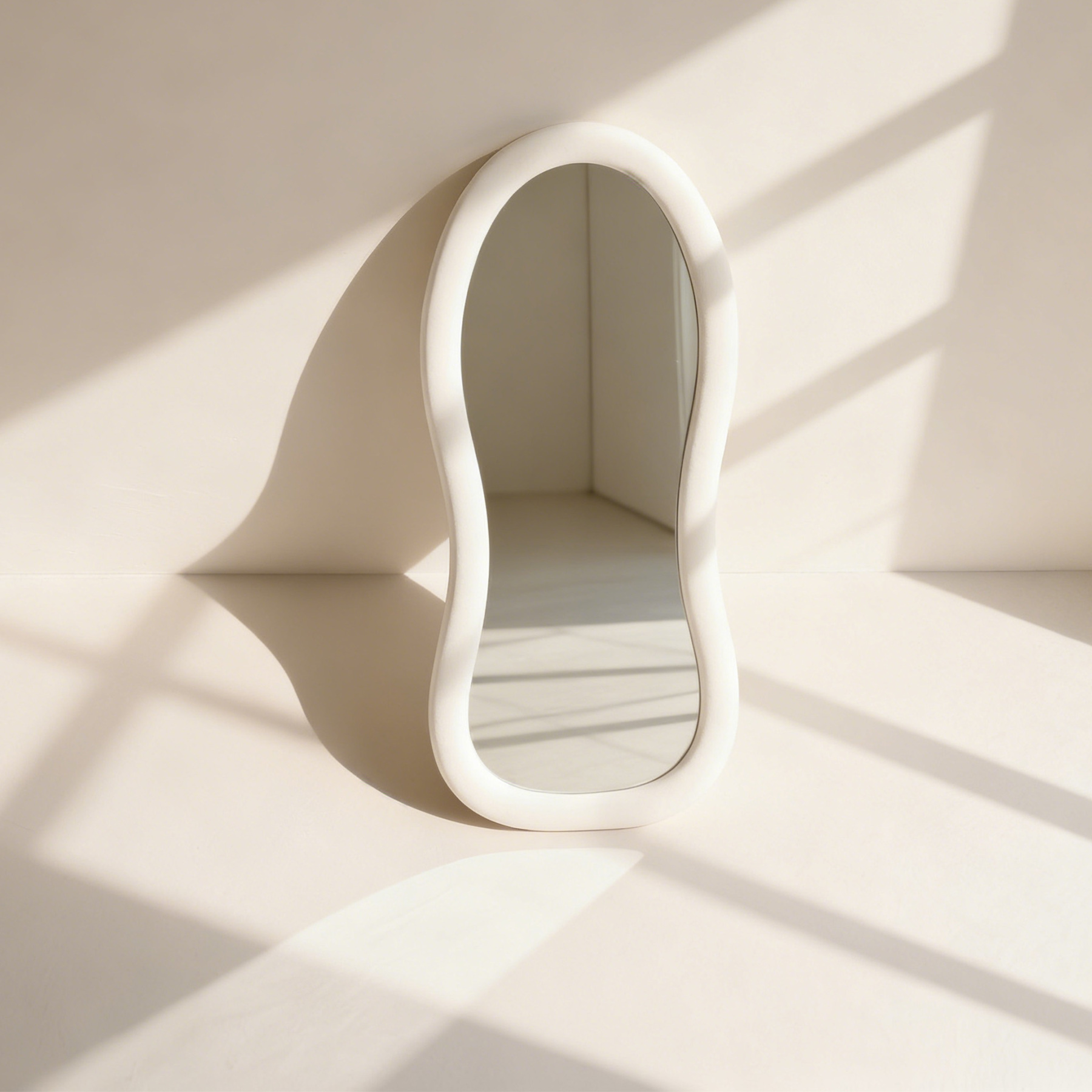 現代曲線陶瓷化妝鏡