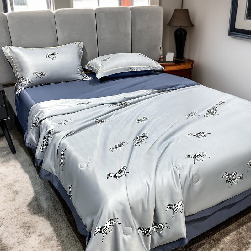 ชุดผ้าไหมสี่ชิ้น