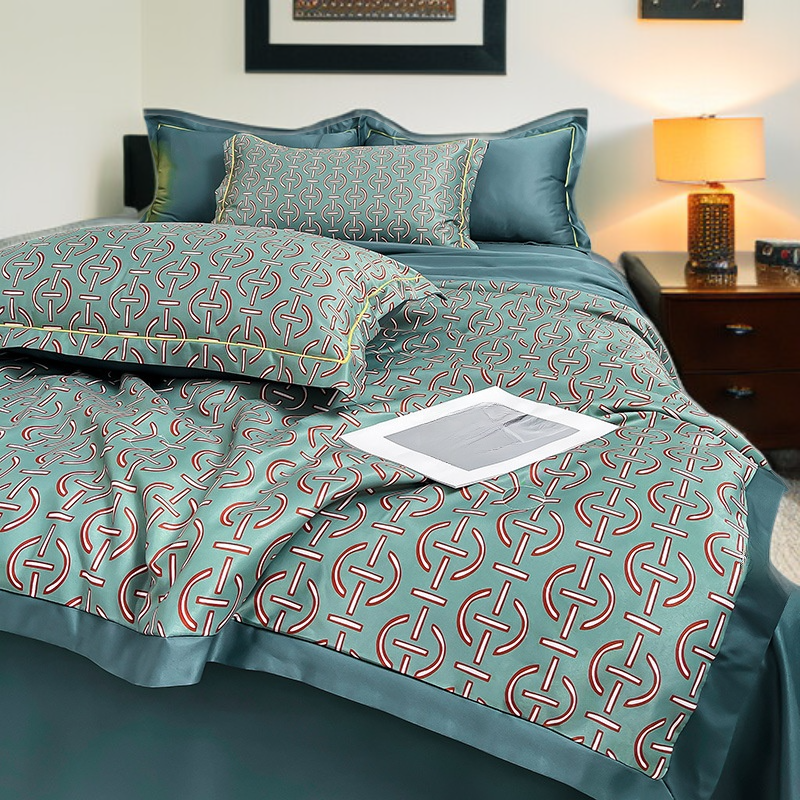 ชุดผ้าไหมสี่ชิ้น