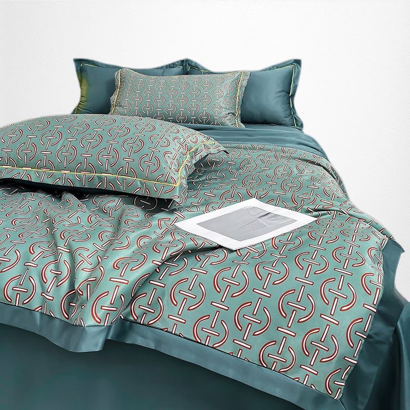 ชุดผ้าไหมสี่ชิ้น