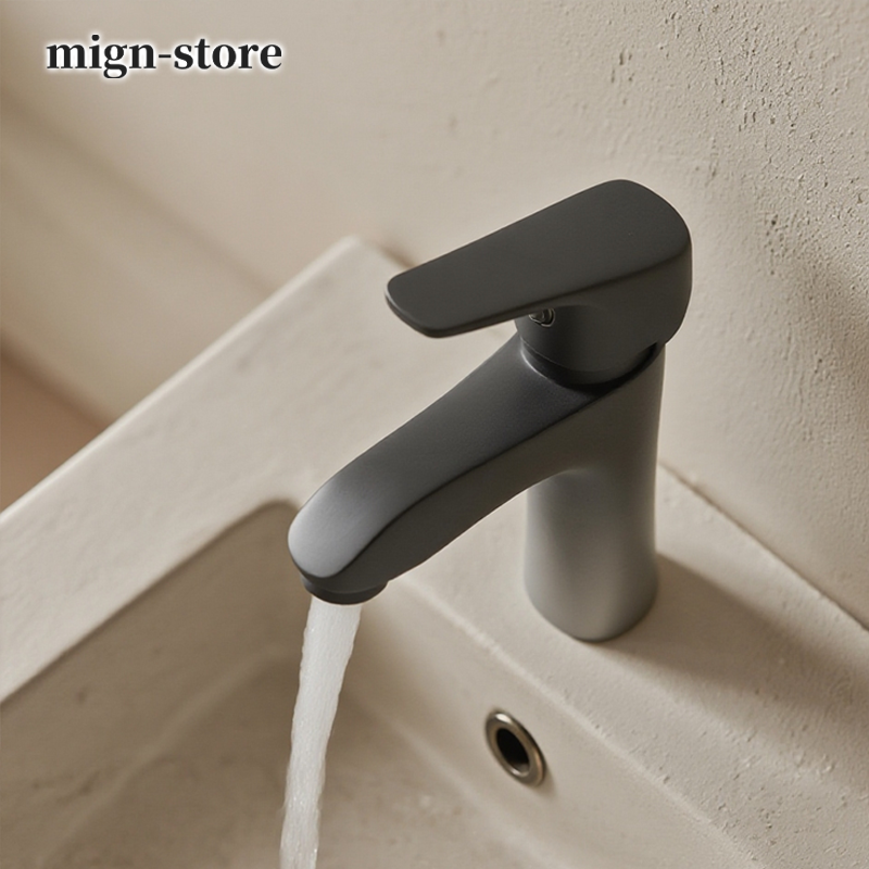 黑色水龍頭現代設計浴室安裝效果圖