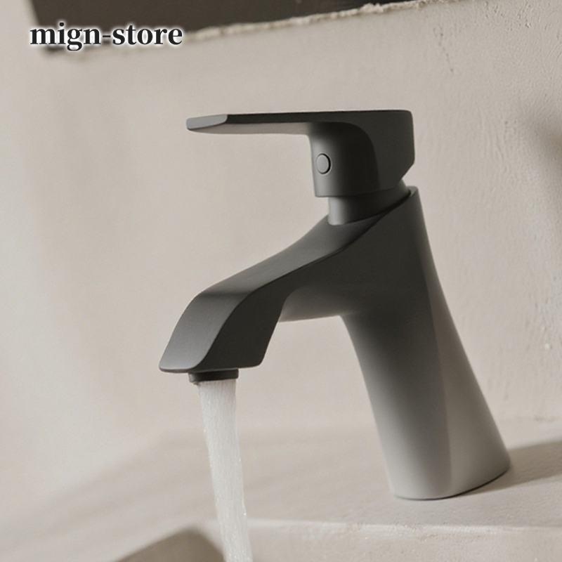 高質感黑色水龍頭細節特寫