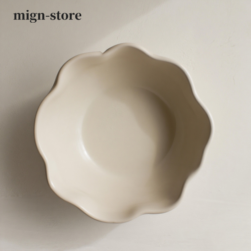 多肉植物搭配水泥花盆