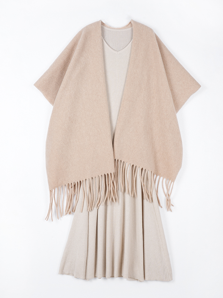 1327092 秋季针织气质套装