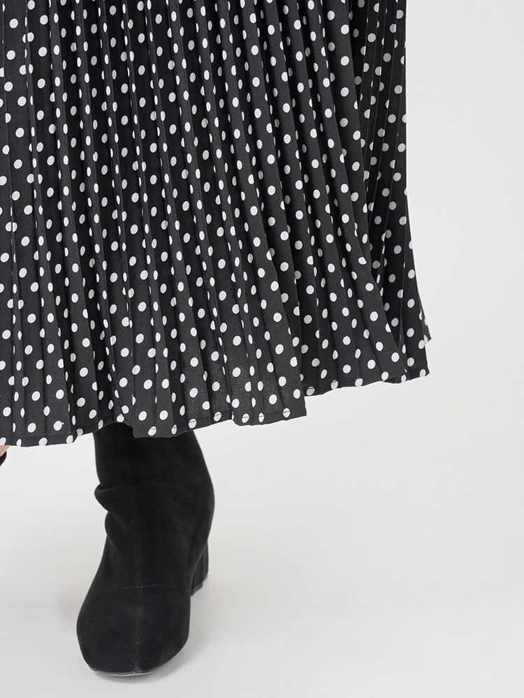 1307145 黑色波点九分袖连衣裙