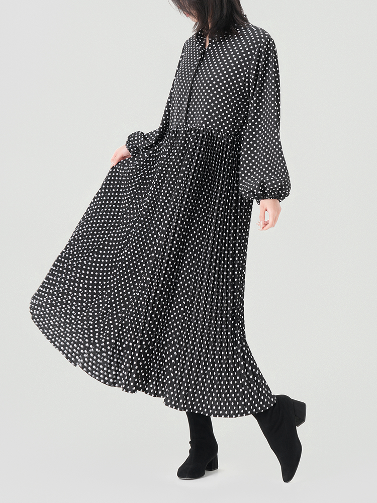 1307145 黑色波点九分袖连衣裙