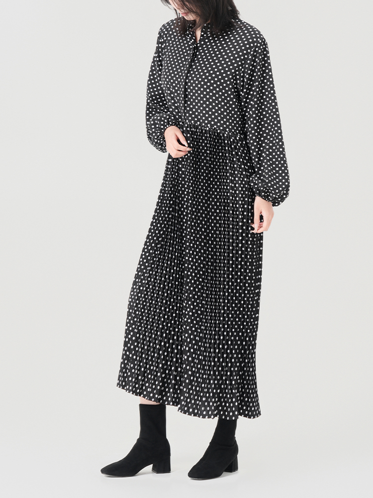 1307145 黑色波点九分袖连衣裙