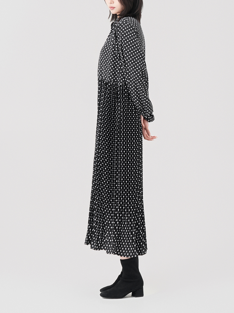 1307145 黑色波点九分袖连衣裙