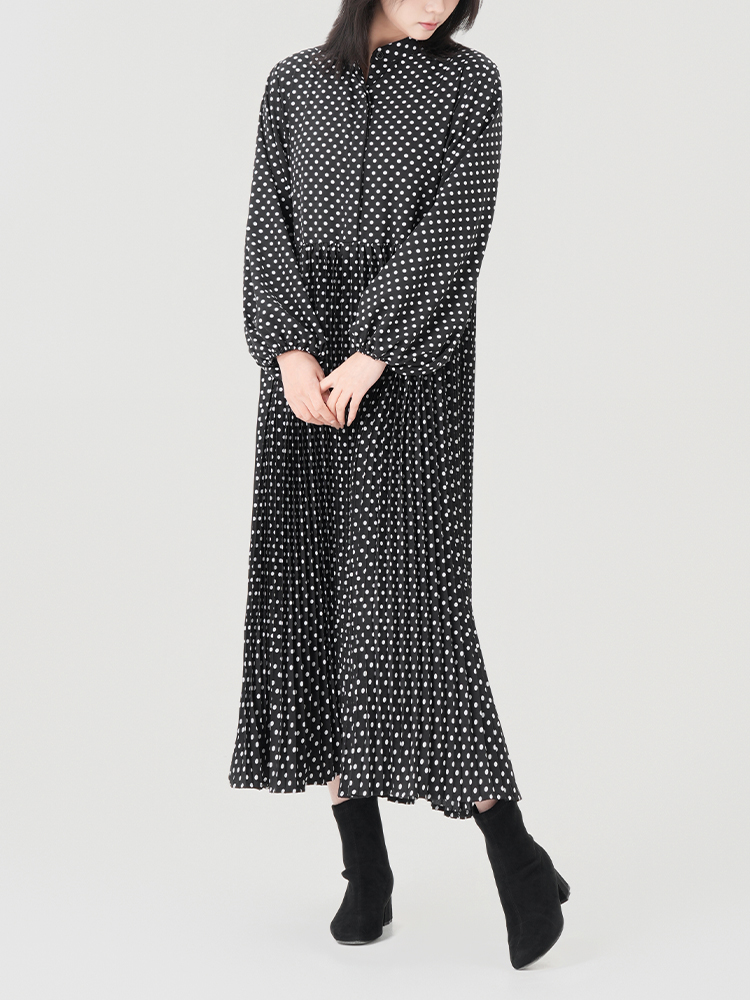 1307145 黑色波点九分袖连衣裙