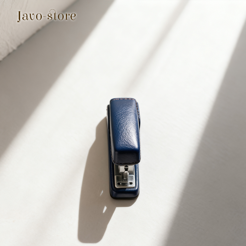 輕巧訂書機細節特寫