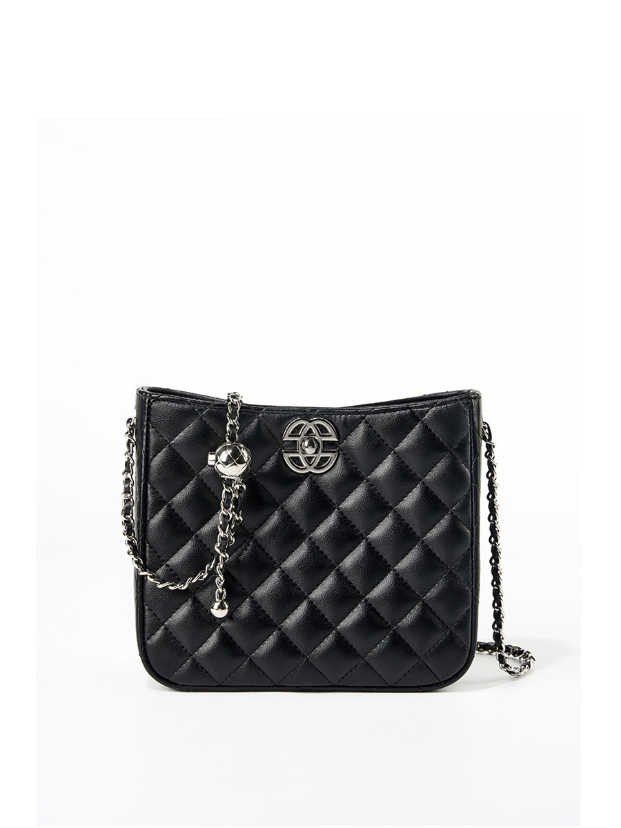 Commuter chain bucket bag