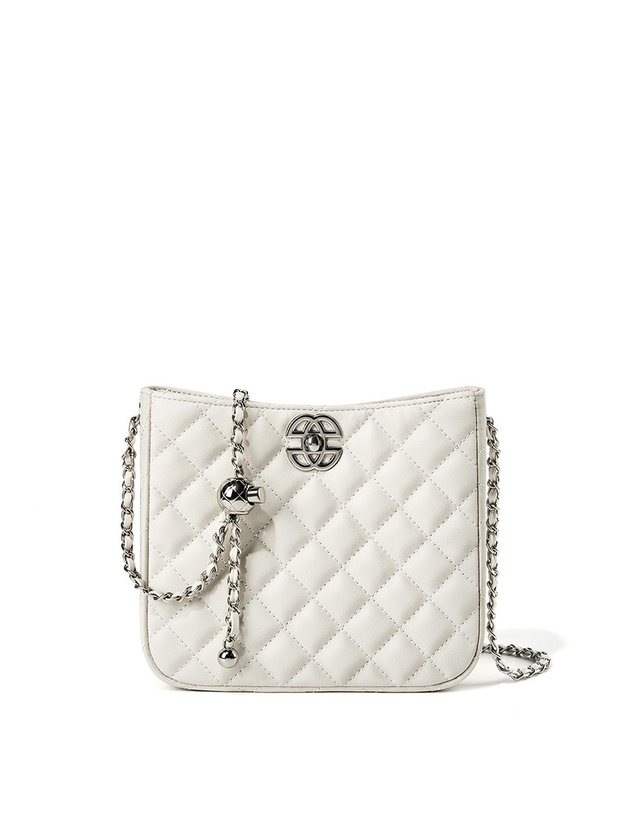 Commuter chain bucket bag