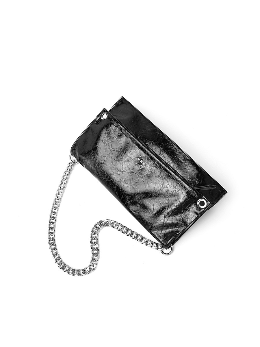Black oil-waxed leather bag with silver chain