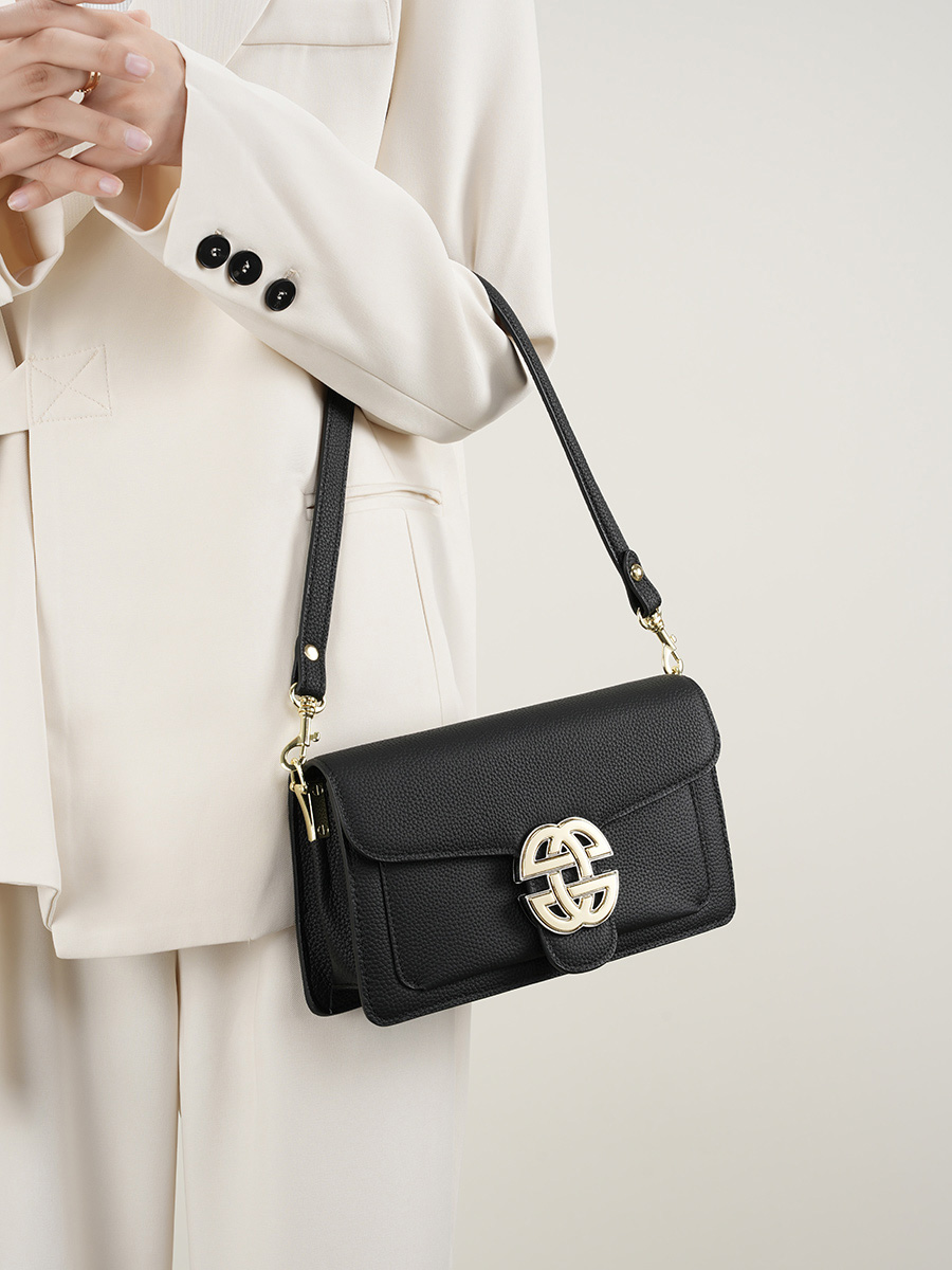 Versatile armpit pouch