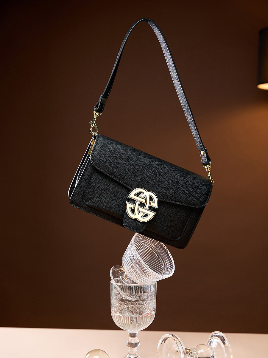 Versatile armpit pouch