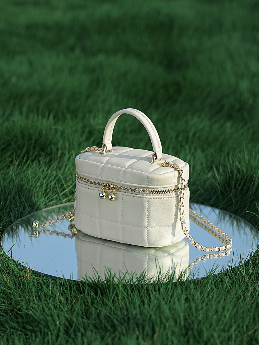 White Diamond-Quilted Chain Crossbody Bag