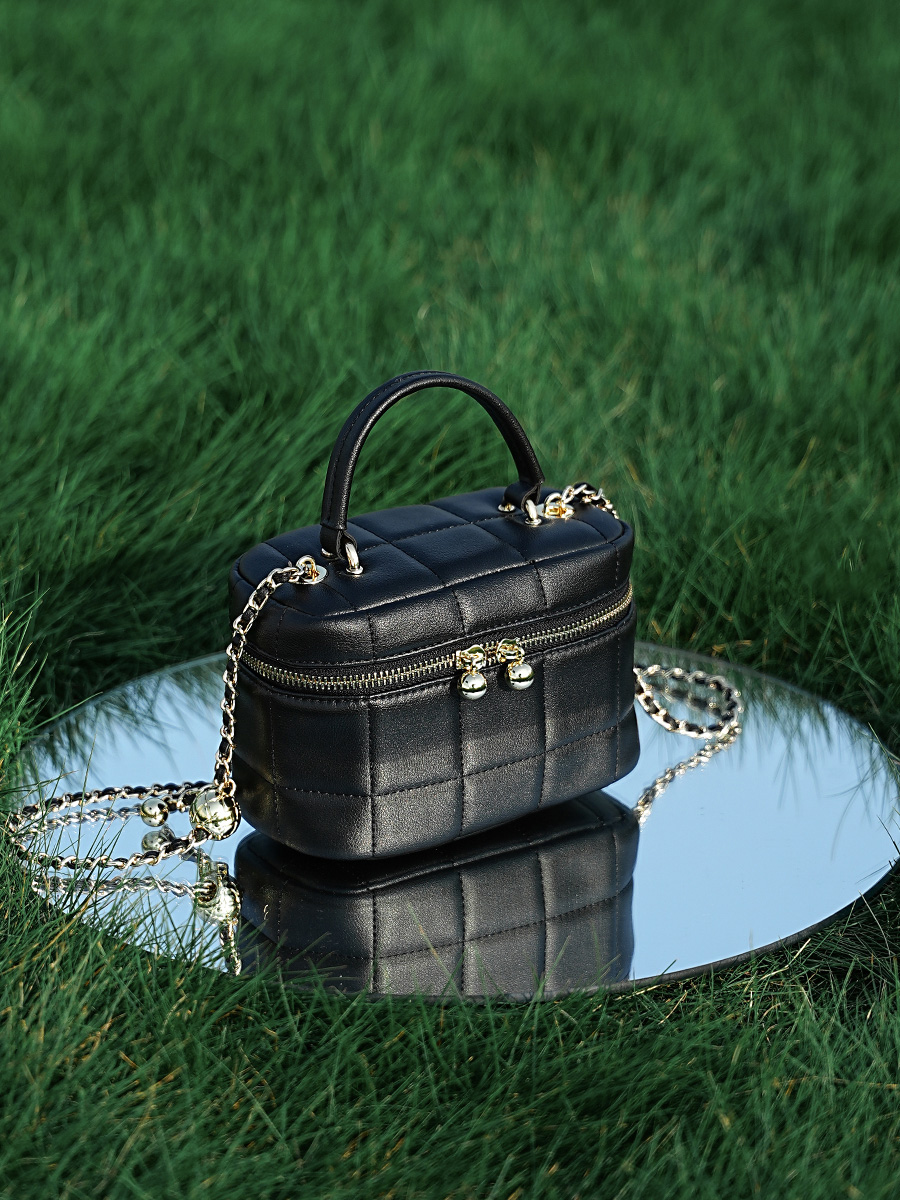 White Diamond-Quilted Chain Crossbody Bag