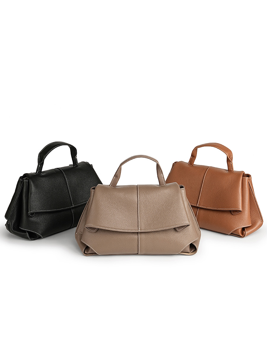 Elegant, versatile tote bag