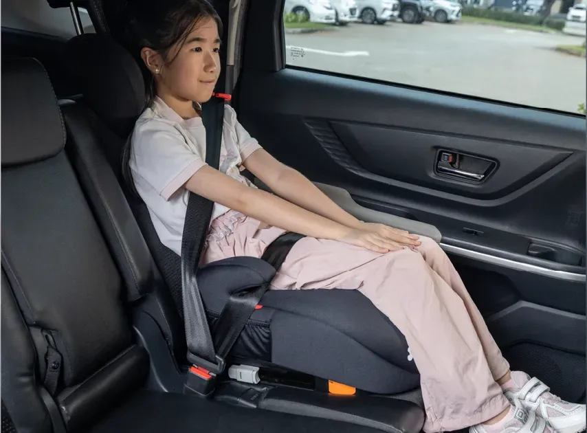 Jovie Adjustable Booster Car Seat for Kids (3–12 Years) | Lightweight 4kg Child Car Seat | ISOFIX Compatible | Grey / Black