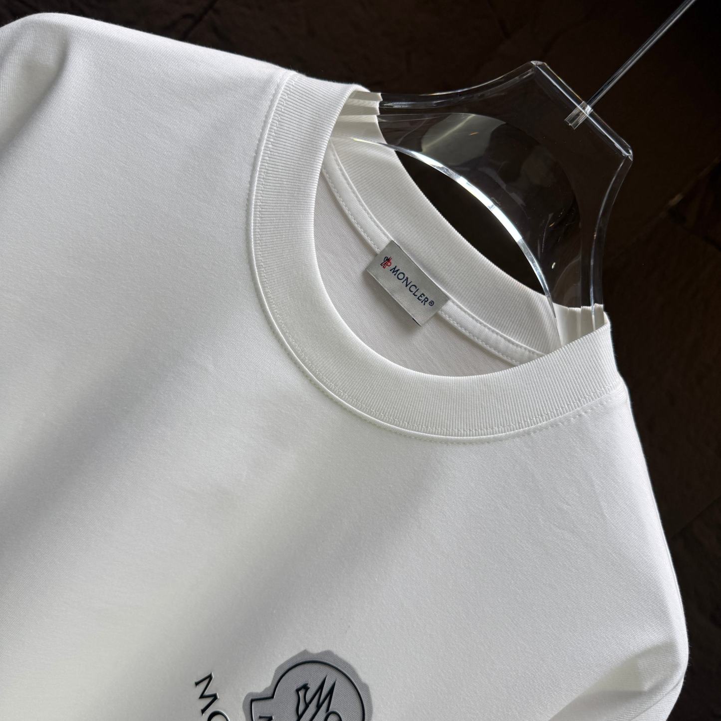 秋冬トレンドのピュアコットンプリントクルーネック長袖Tシャツカジュアルトップス