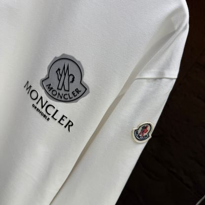 秋冬トレンドのピュアコットンプリントクルーネック長袖Tシャツカジュアルトップス