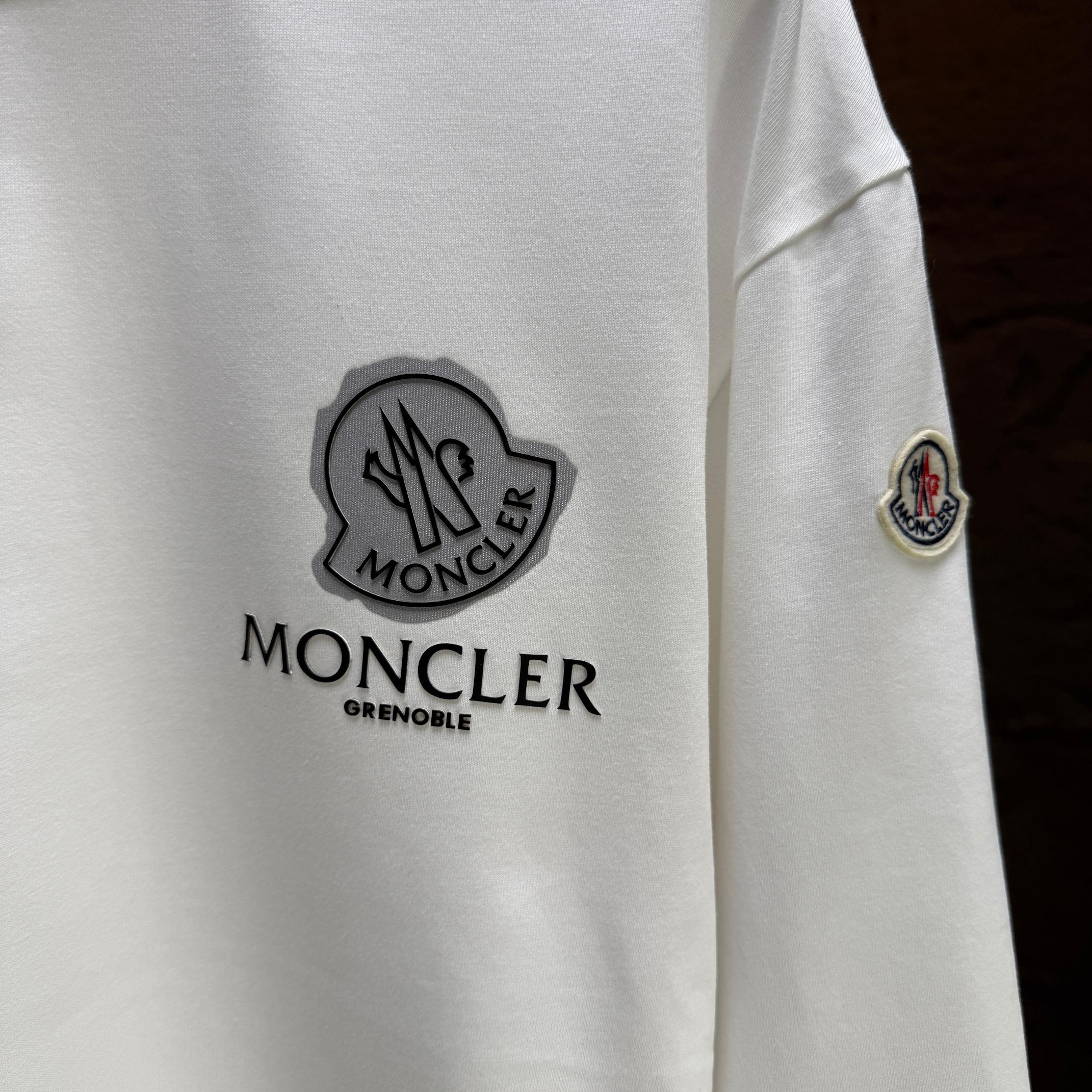 秋冬トレンドのピュアコットンプリントクルーネック長袖Tシャツカジュアルトップス