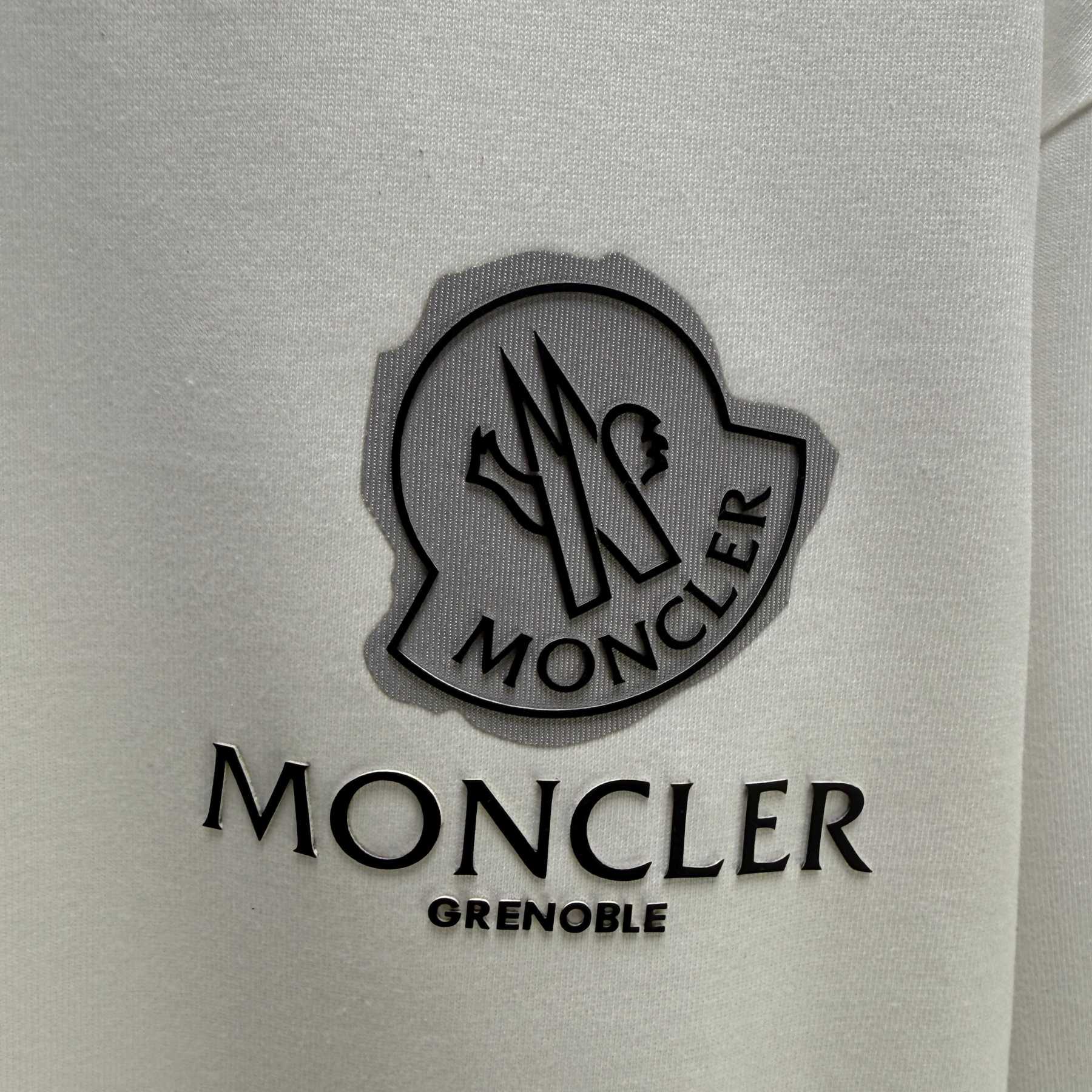 秋冬トレンドのピュアコットンプリントクルーネック長袖Tシャツカジュアルトップス