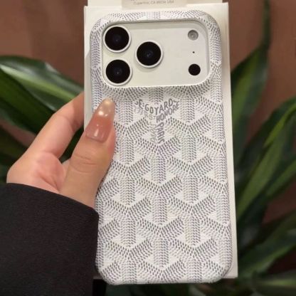 トレンドブランドのスマホケース、セミクローズドハードケース、プレミアムiPhoneケース