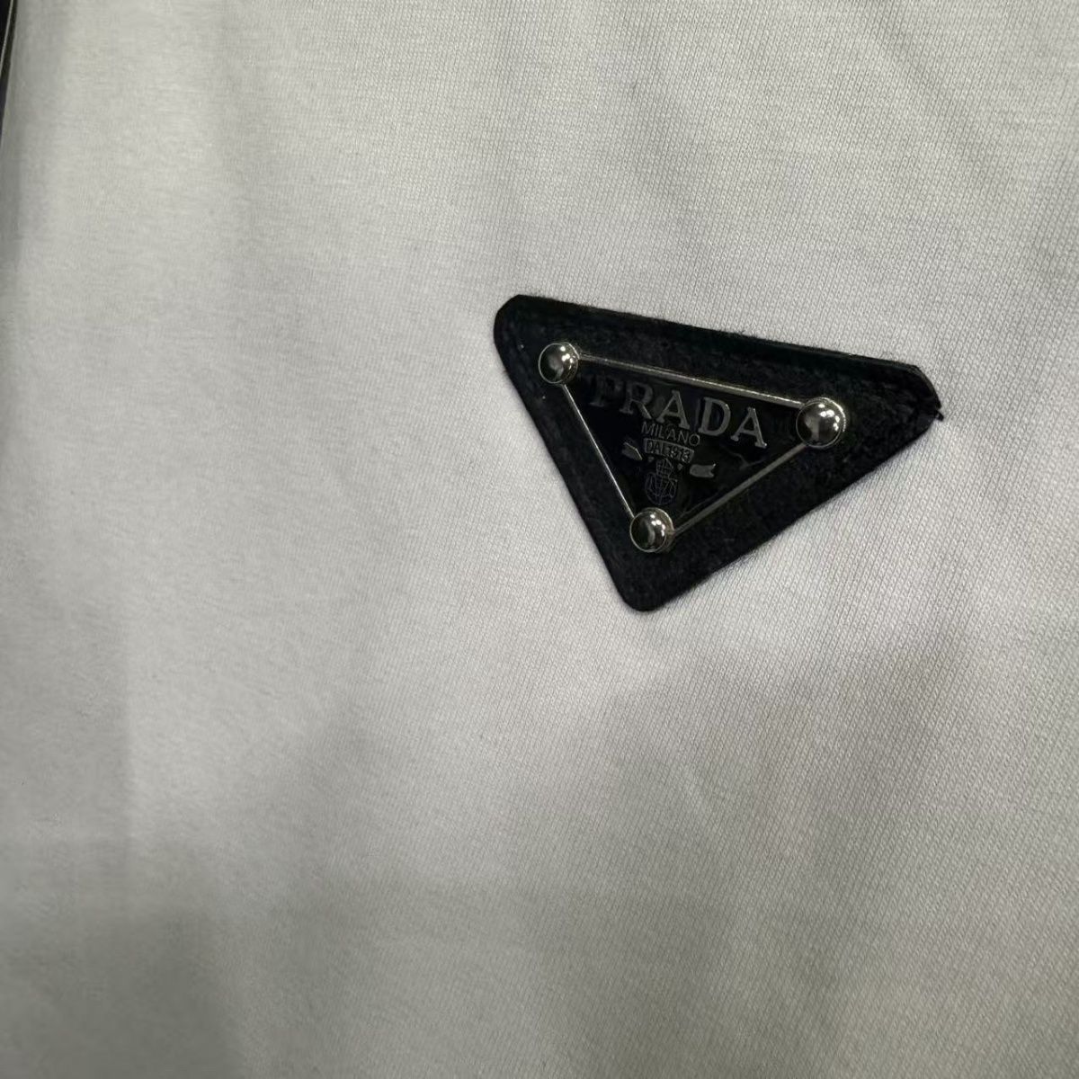 『M-4XL』新作の夏物半袖Tシャツ。ユニセックスで、カジュアルかつスタイリッシュ。