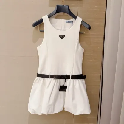 『S-L』好感度100％ 質感のいい フェミニン ストライプ ノースリープ フリル ワンピース