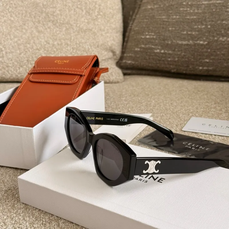 人気爆発中 超人気商品 魅力的 ファッション 保護ケース付き サングラス