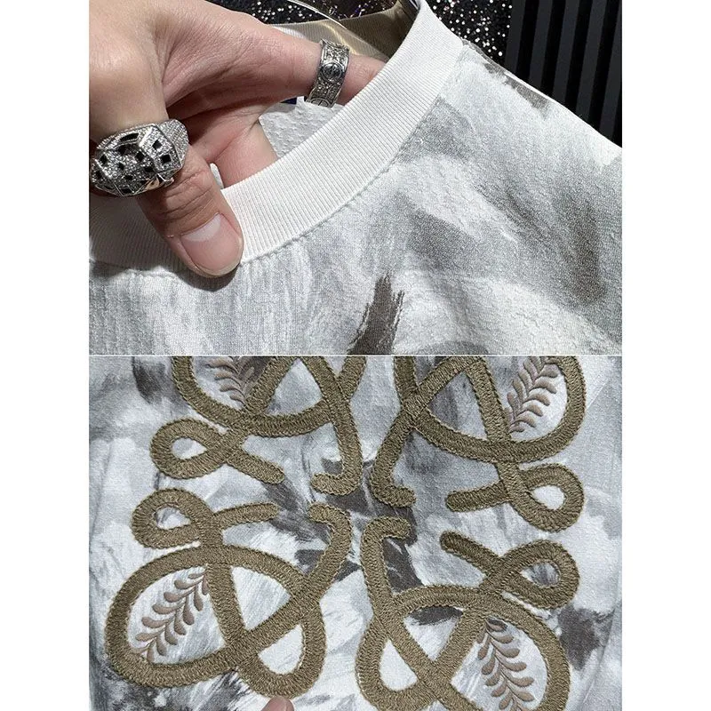 『M-4XL』高級刺繍入りメンズ半袖シャツ　夏用　軽量で薄手、通気性抜群