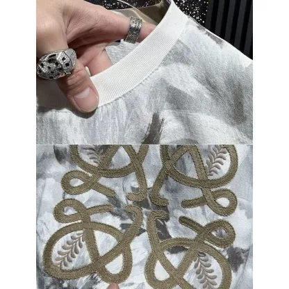 『M-4XL』高級刺繍入りメンズ半袖シャツ　夏用　軽量で薄手、通気性抜群