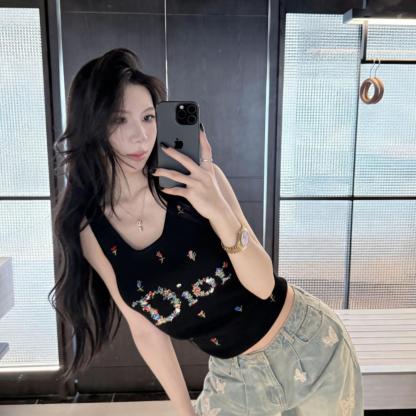 『フリーサイズ』丈夫な刺繍入り花柄ニットベスト 1