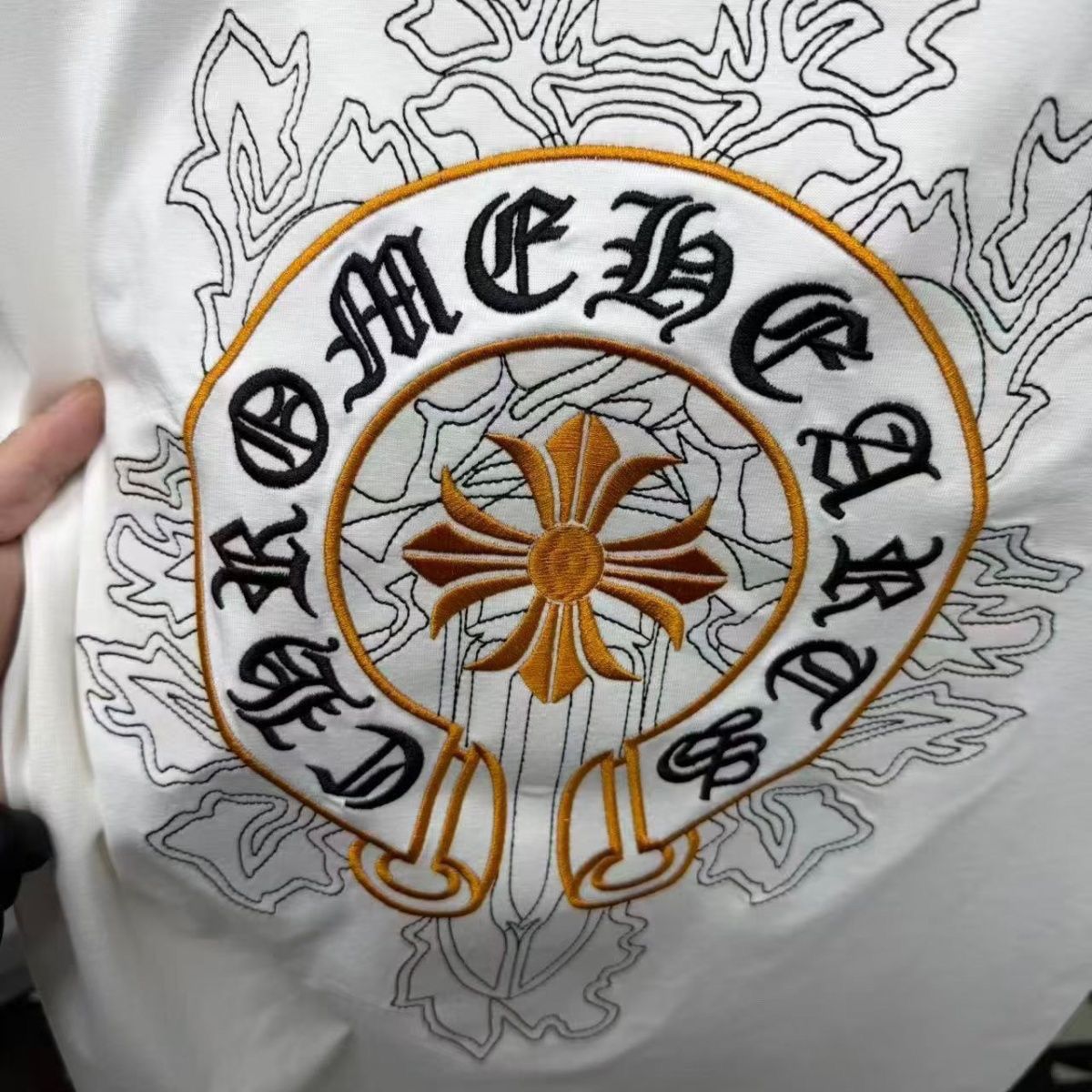 『S-2XL』男女兼用の、刺繍入りのゆったりとしたクルーネック半袖Tシャツが新登場