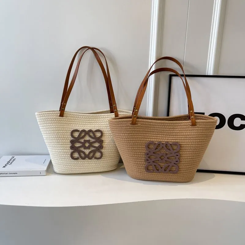 大容量の編み込みバッグ、新しいファッショナブルなストローバッグ、シンプルなショルダーバッグ