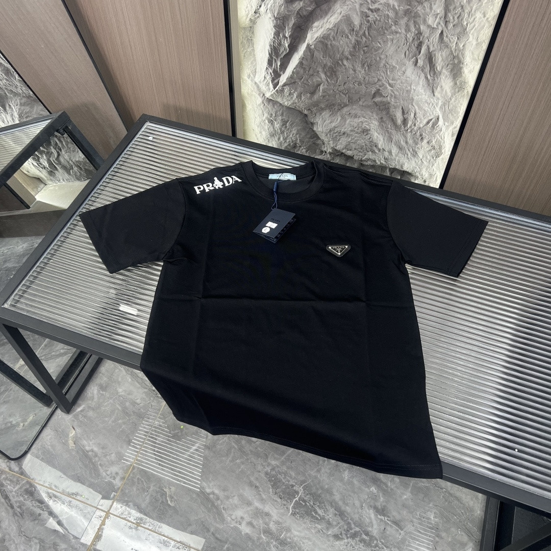 『M-4XL』新作の夏物半袖Tシャツ。ユニセックスで、カジュアルかつスタイリッシュ。