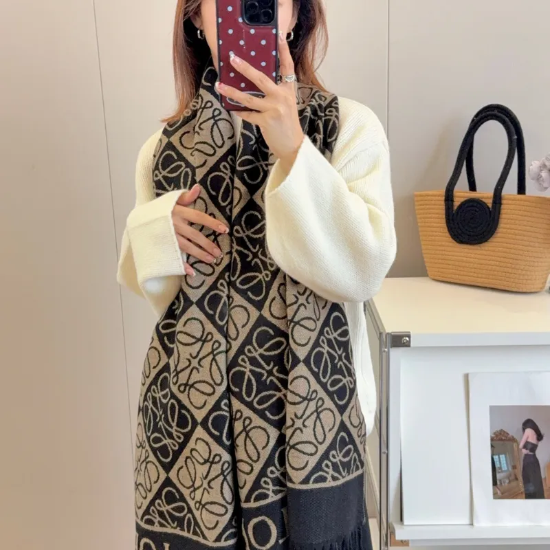 気質満点 高級感 軽量＆快適！ 期間限定 おしゃれ ファッション マフラー