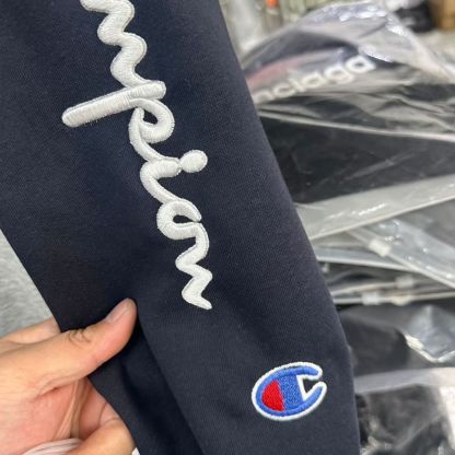 『M-4XL』秋のパーカー、赤と白のカラーブロッキング、クラシックな刺繍のフード付きスウェットシャツ