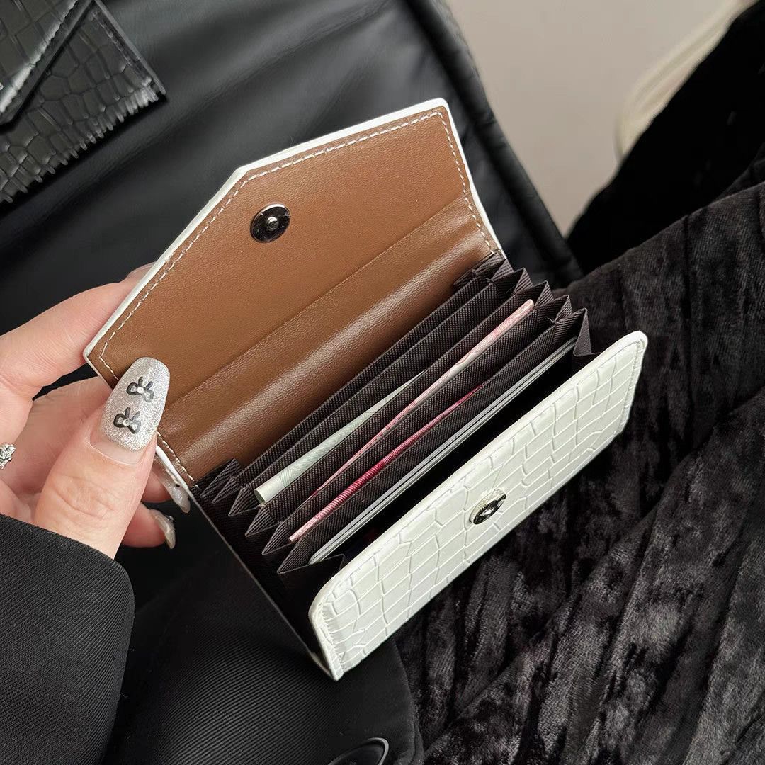 高級感のあるクロコダイル柄のカードホルダー、小銭入れ、IDカードホルダー、ユニセックス