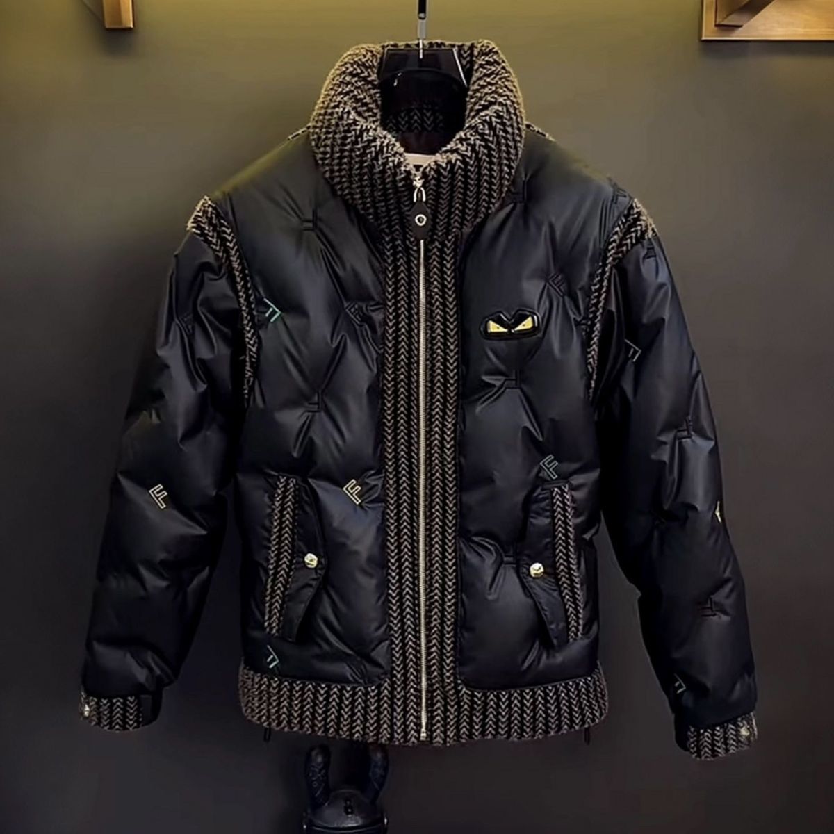 新作スタンドカラーデビルアイズ全身刺繍隕石ブラックハイエンド暖かい極寒コート