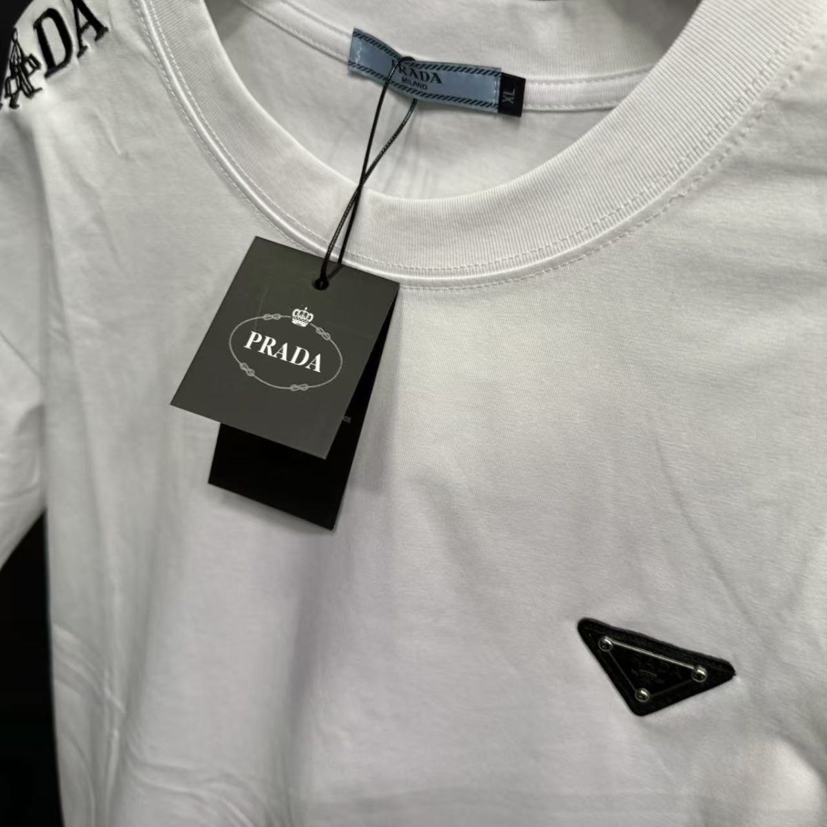 『M-4XL』新作の夏物半袖Tシャツ。ユニセックスで、カジュアルかつスタイリッシュ。