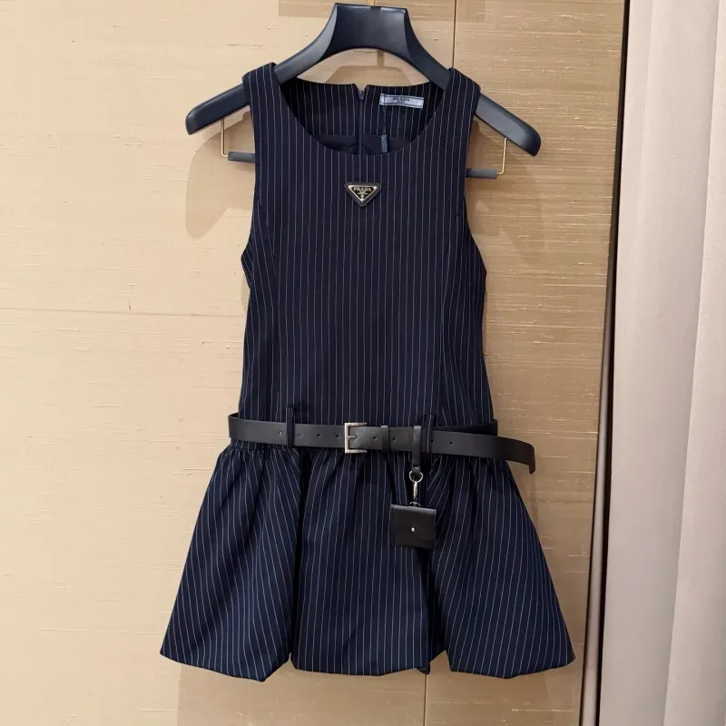 『S-L』好感度100％ 質感のいい フェミニン ストライプ ノースリープ フリル ワンピース