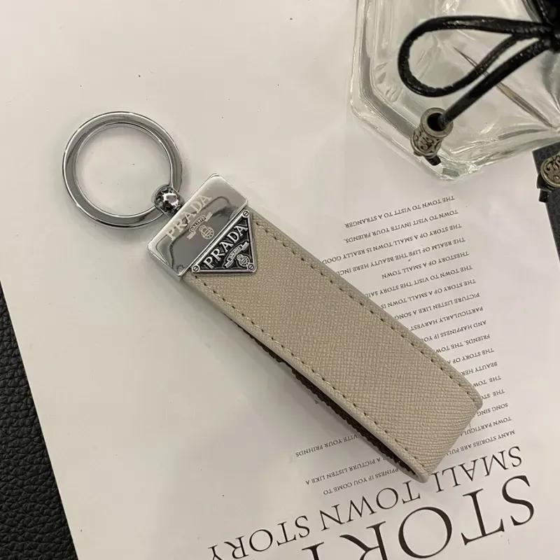 大活躍 ファッション シンプル 高品質 軽量 耐摩耗性 モダン キーホルダー