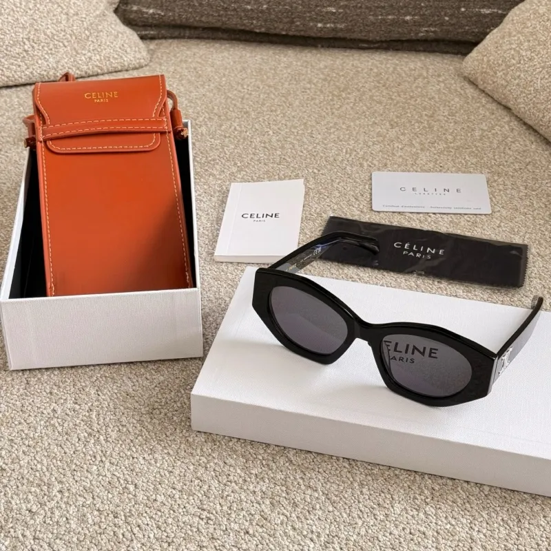 人気爆発中 超人気商品 魅力的 ファッション 保護ケース付き サングラス