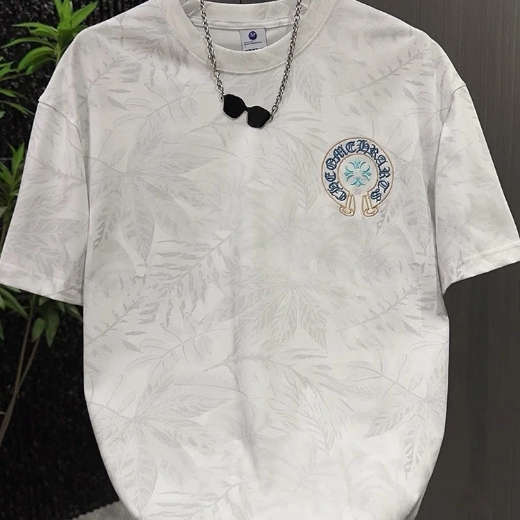 『M-4XL』刺繍入りのメンズ半袖Tシャツ。人気のスタイルです。