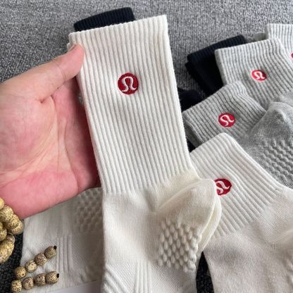 刺繍入りソックス、オールシーズン対応、純綿、シンプル、トレンディなスポーツソックス