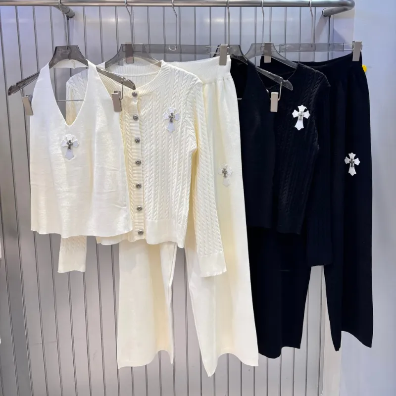 『フリーサイズ』3点セット 質感のいい 女子マスト 柔らかい 可愛い 無地 ニット生地 アウター＋ベスト パンツ