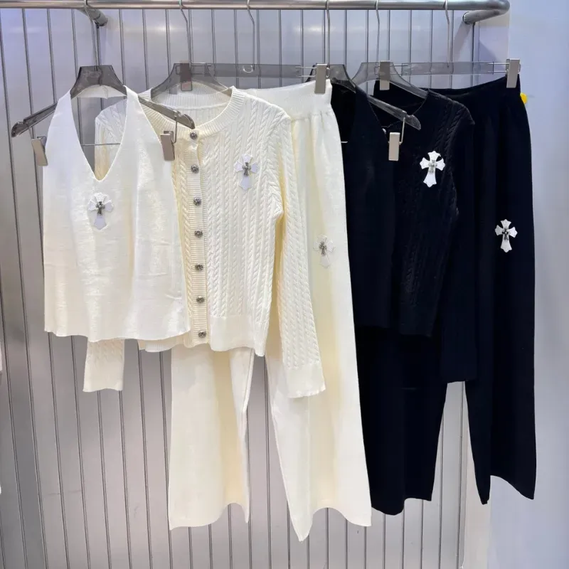 『フリーサイズ』3点セット 質感のいい 女子マスト 柔らかい 可愛い 無地 ニット生地 アウター＋ベスト パンツ