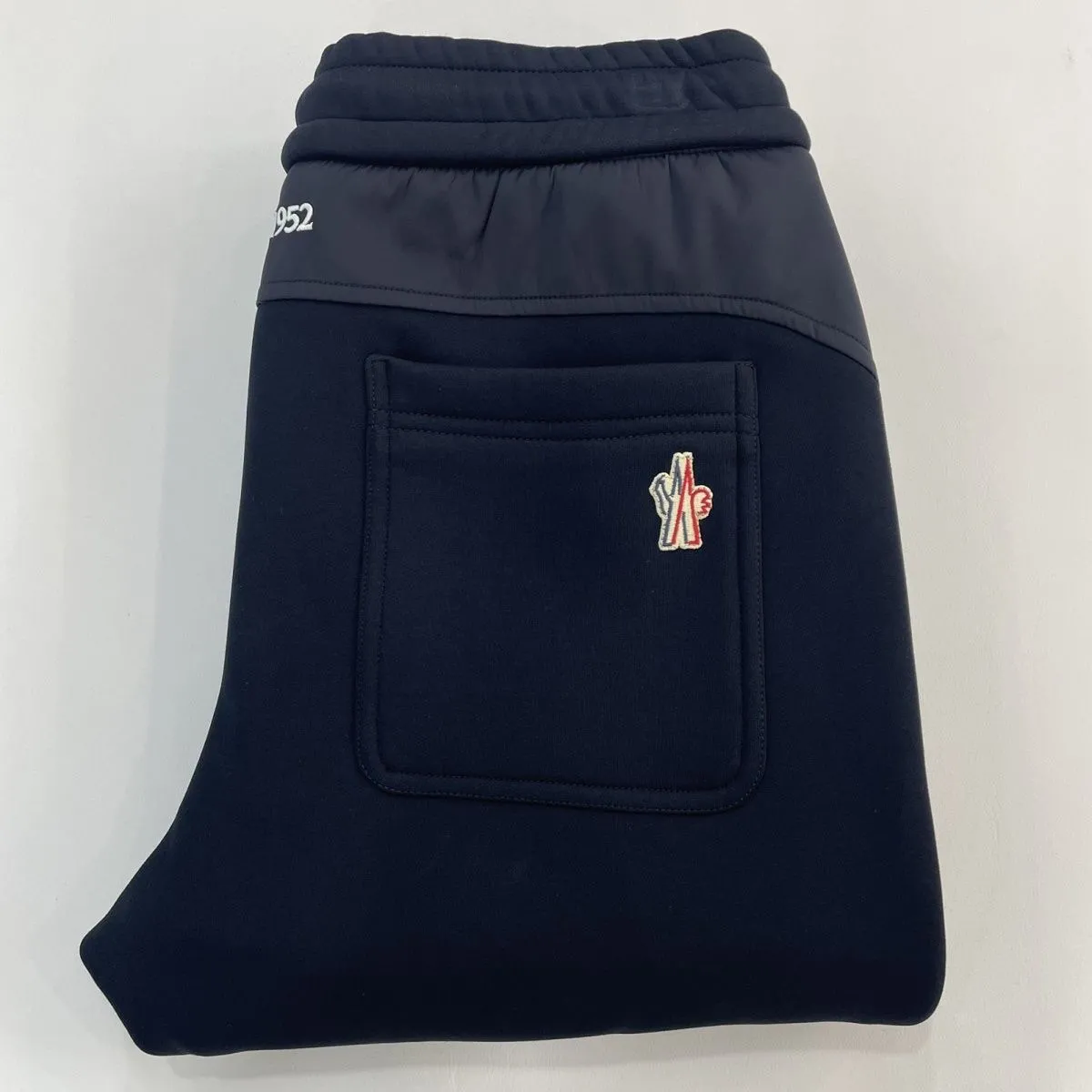 秋冬人気アイテム、裏起毛厚手スウェットパンツ、ストレッチ素材でスタイリッシュなジョガーパンツ